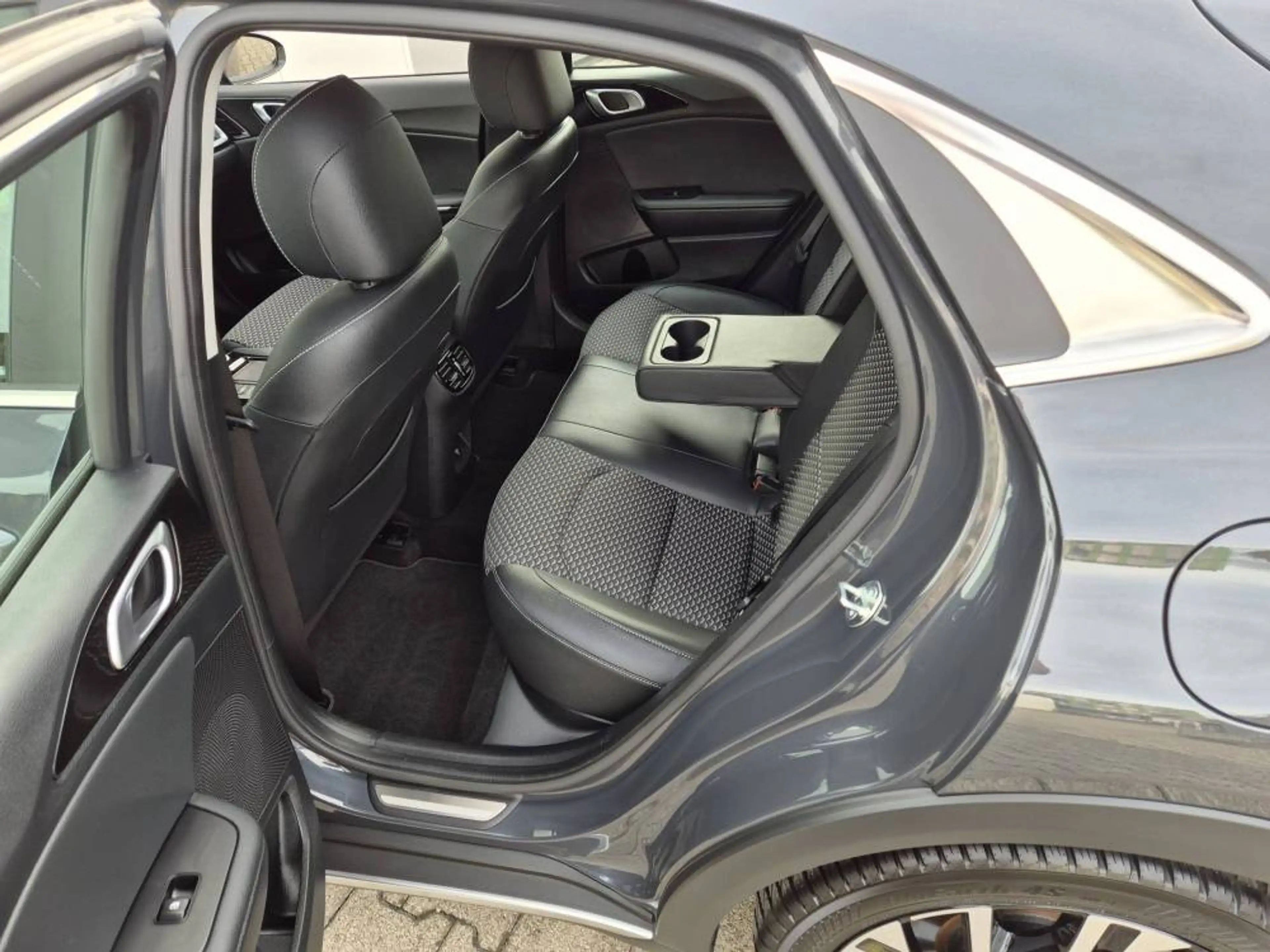 Kia XCeed 1.5 T-GDI (140 PS) ISG DCT7 Spirit — photo 10
