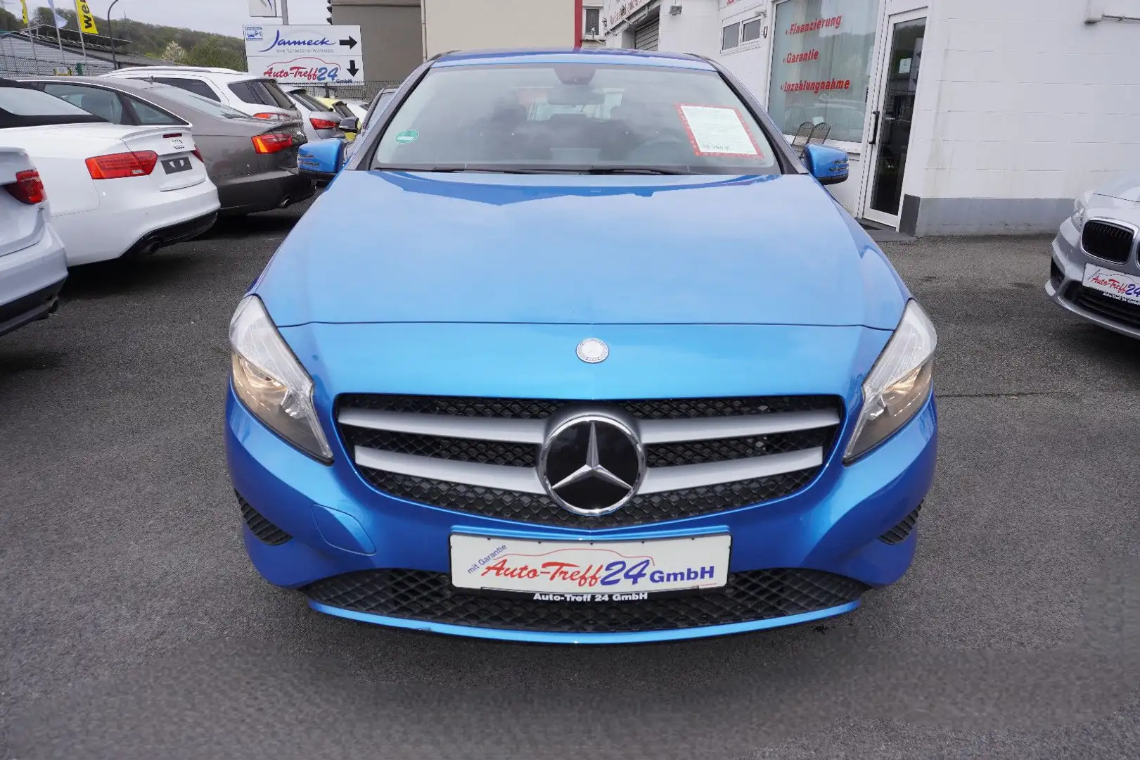 Mercedes-Benz A 180 *1.Hand*nur 7.400KM*Navi*KAMERA*GARANTIE Blau - 2