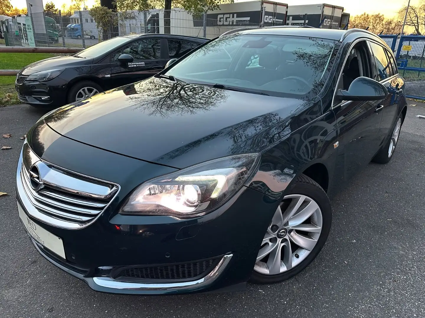 Opel Insignia A Sports Tourer Innovation Grün - 1