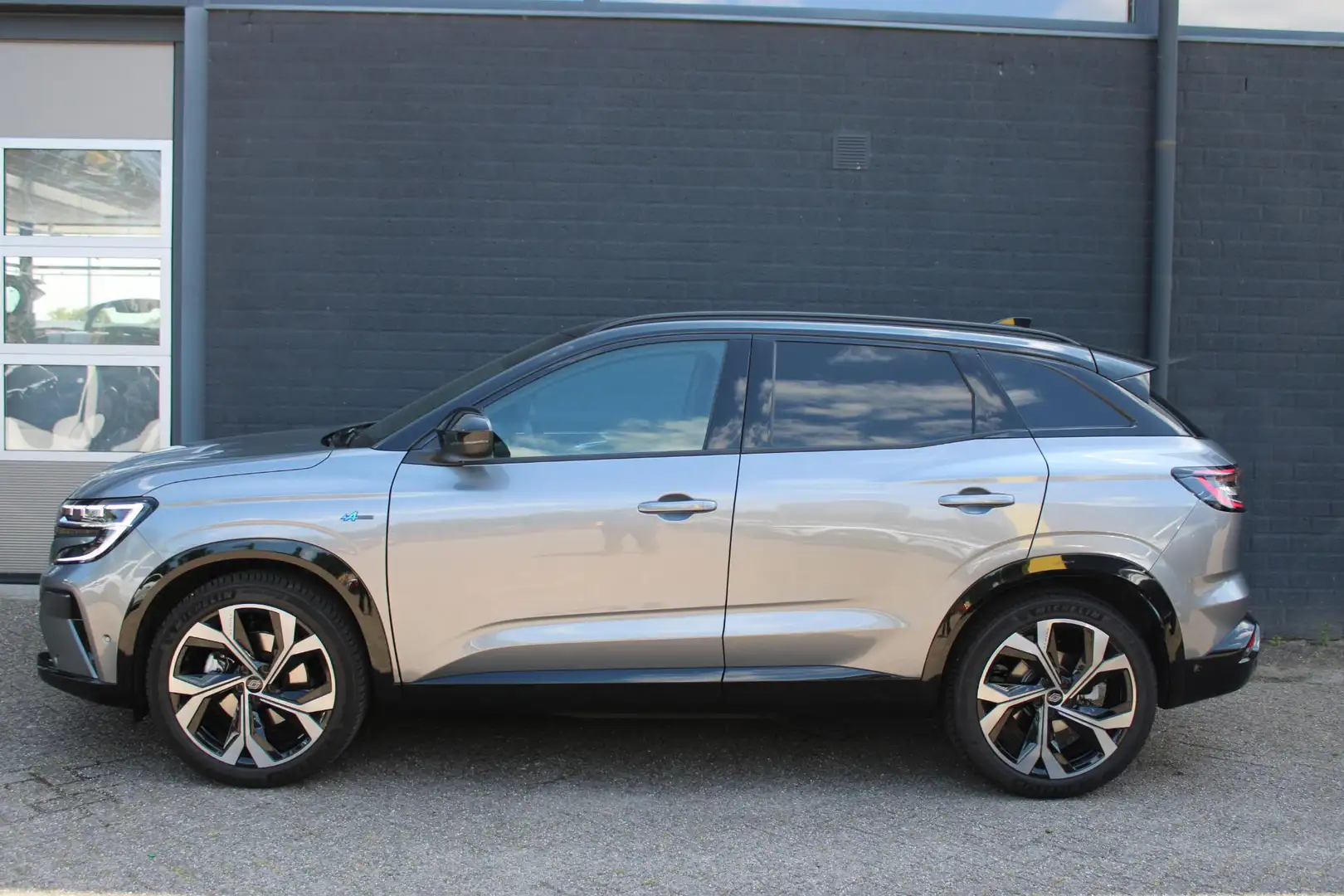 Renault Austral 1.2 E-Tech full hybrid 200 PK techno esprit Alpine Grijs - 2