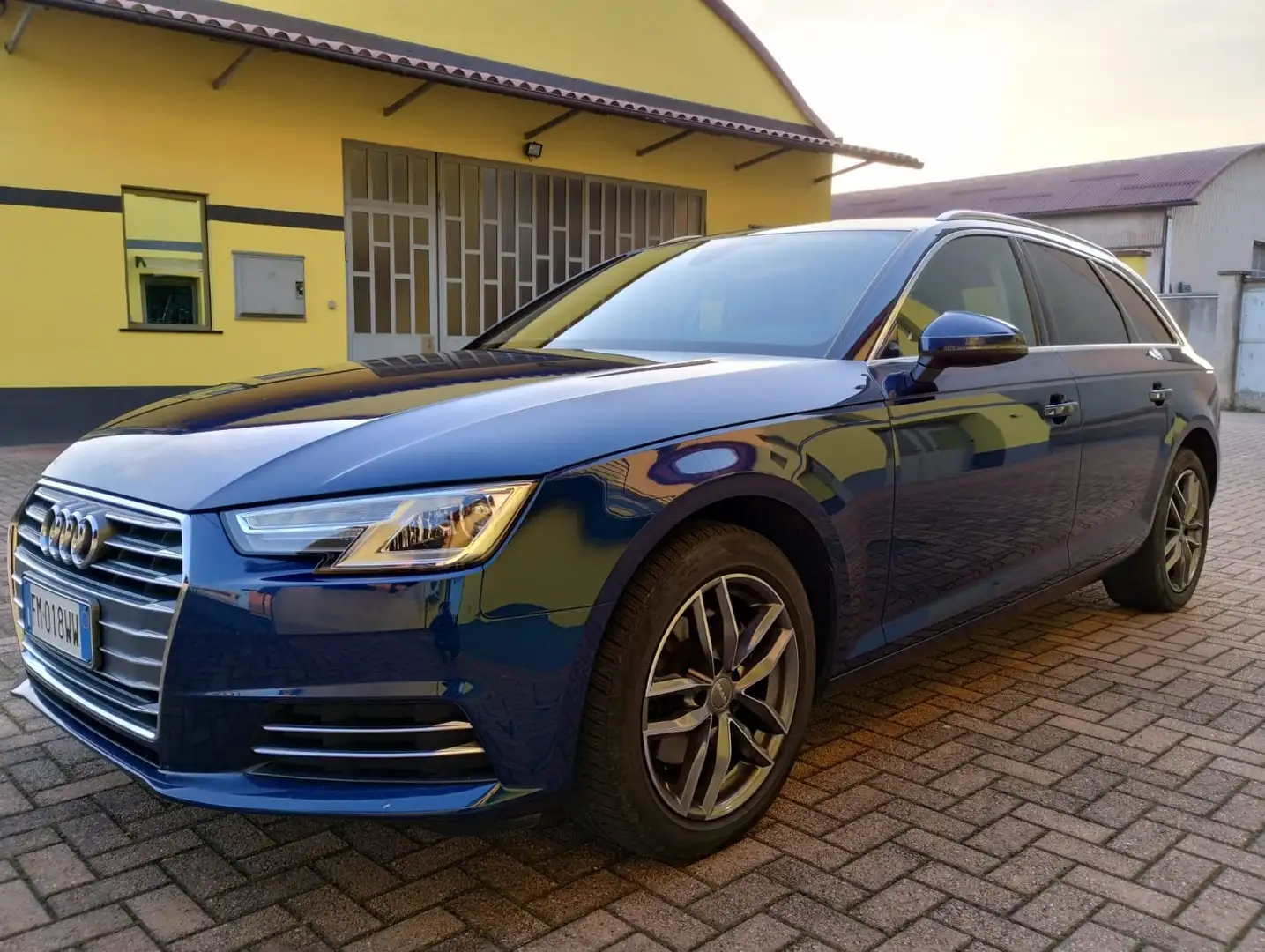 Audi A4 A4   Avant 30 2.0 tdi Sport 122cv s-tronic Blu/Azzurro - 1