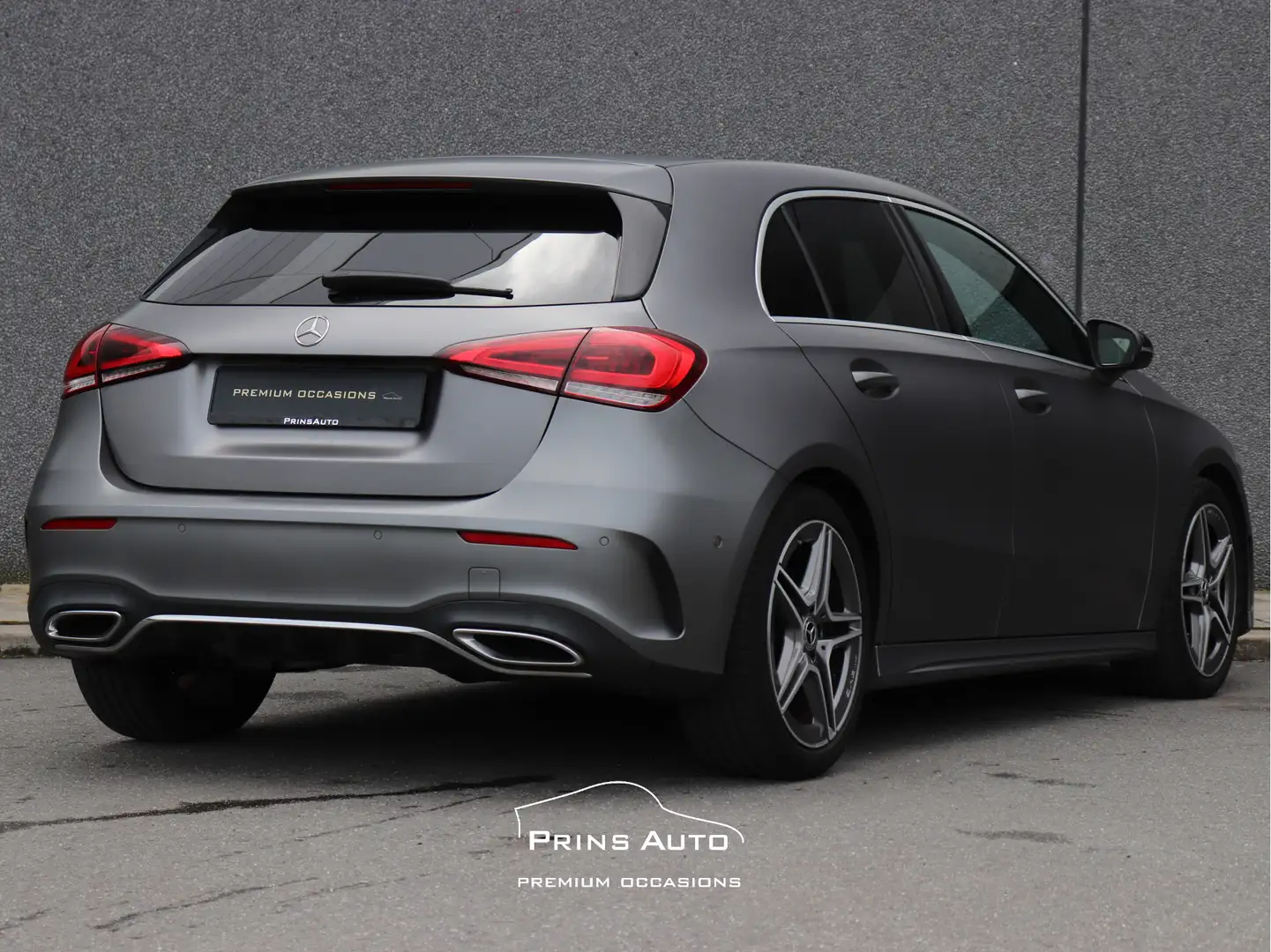 Mercedes-Benz A 200 AMG |MOUNTAIN GRAY MATT|PANO|CAMERA|CRUISE|STOELVE Gris - 2