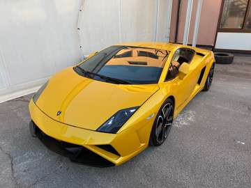 Coupe 5.2 LP 560-4 Anniversary