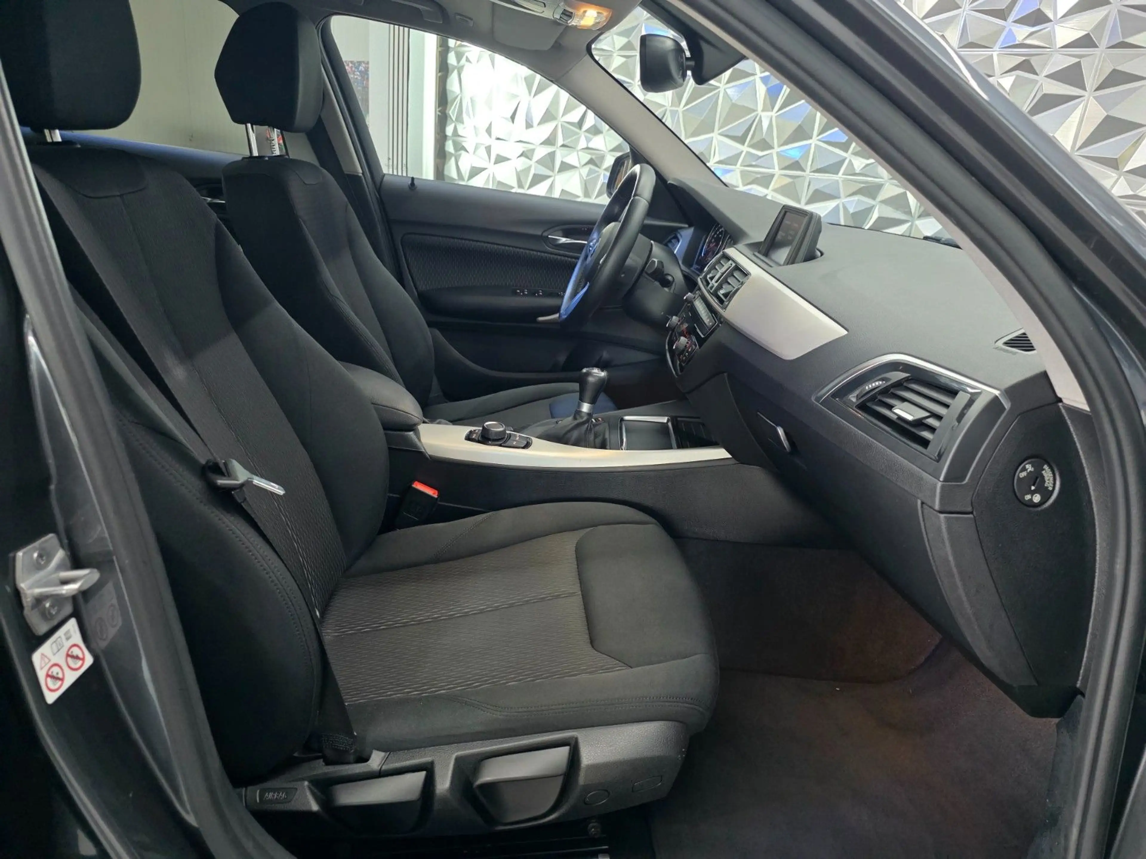 BMW 118 1 Limousine 5-trg. 118 d Advantage — photo 10