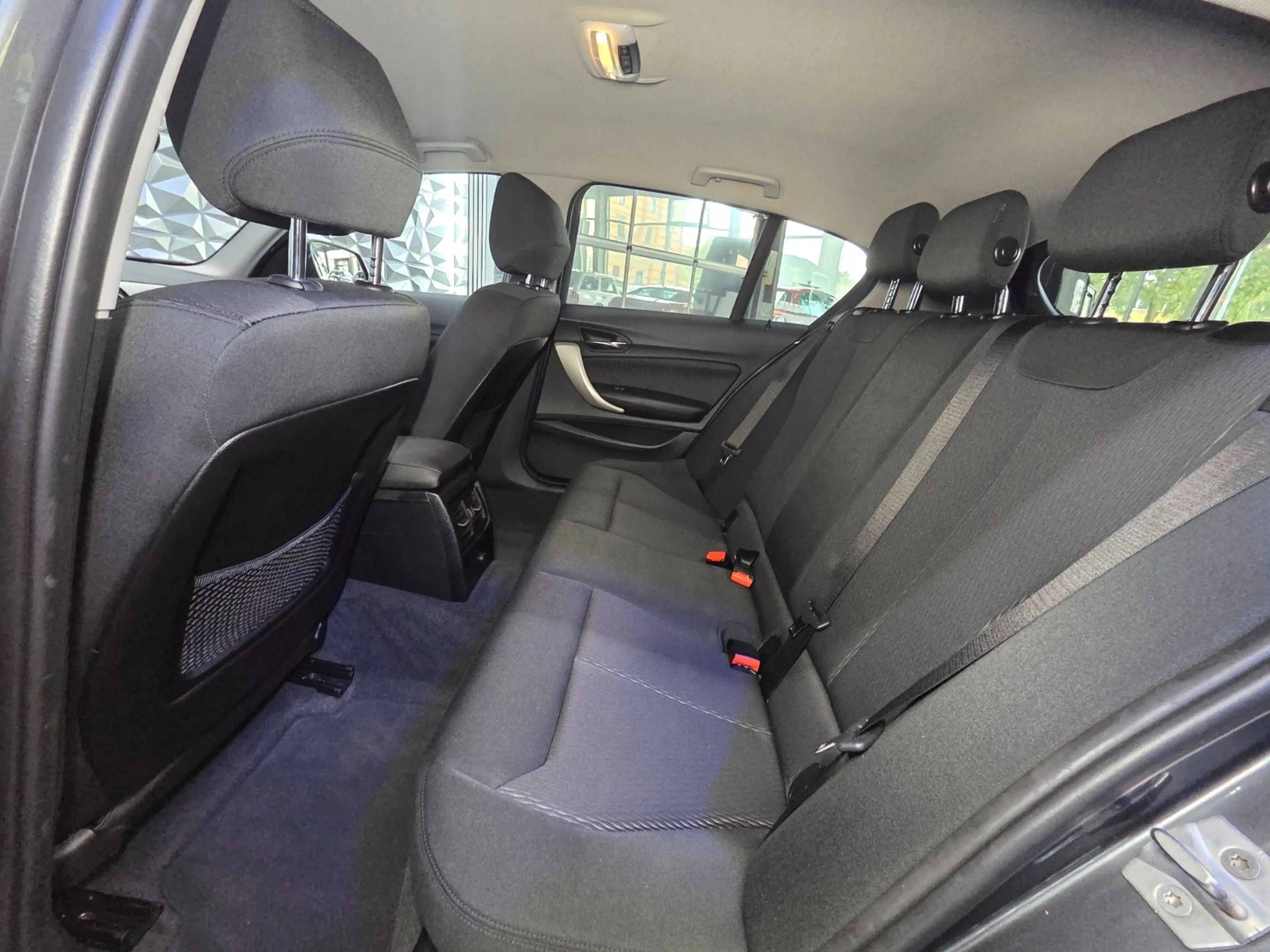 BMW 118 1 Limousine 5-trg. 118 d Advantage — photo 13