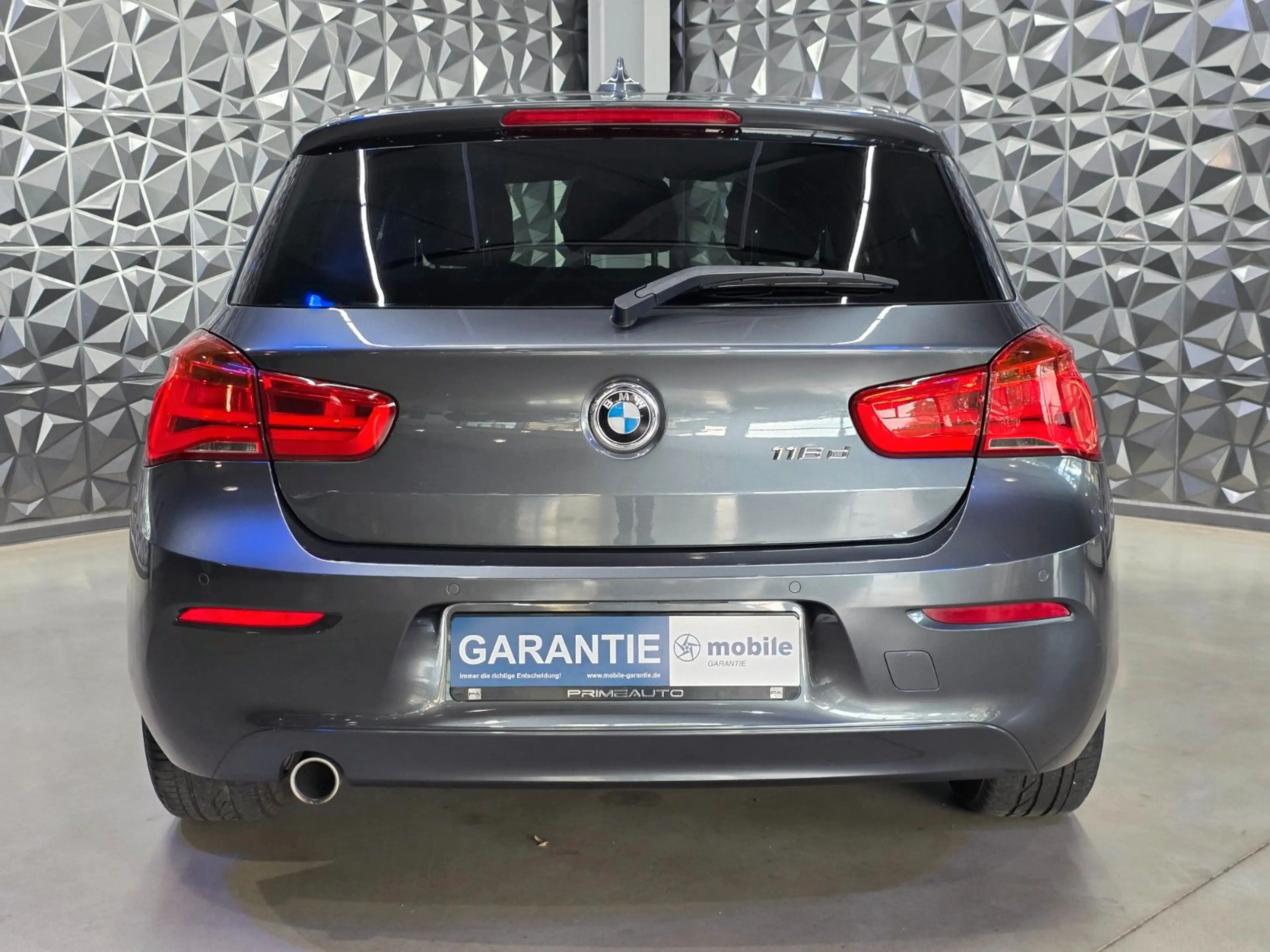 BMW 118 1 Limousine 5-trg. 118 d Advantage — photo 5