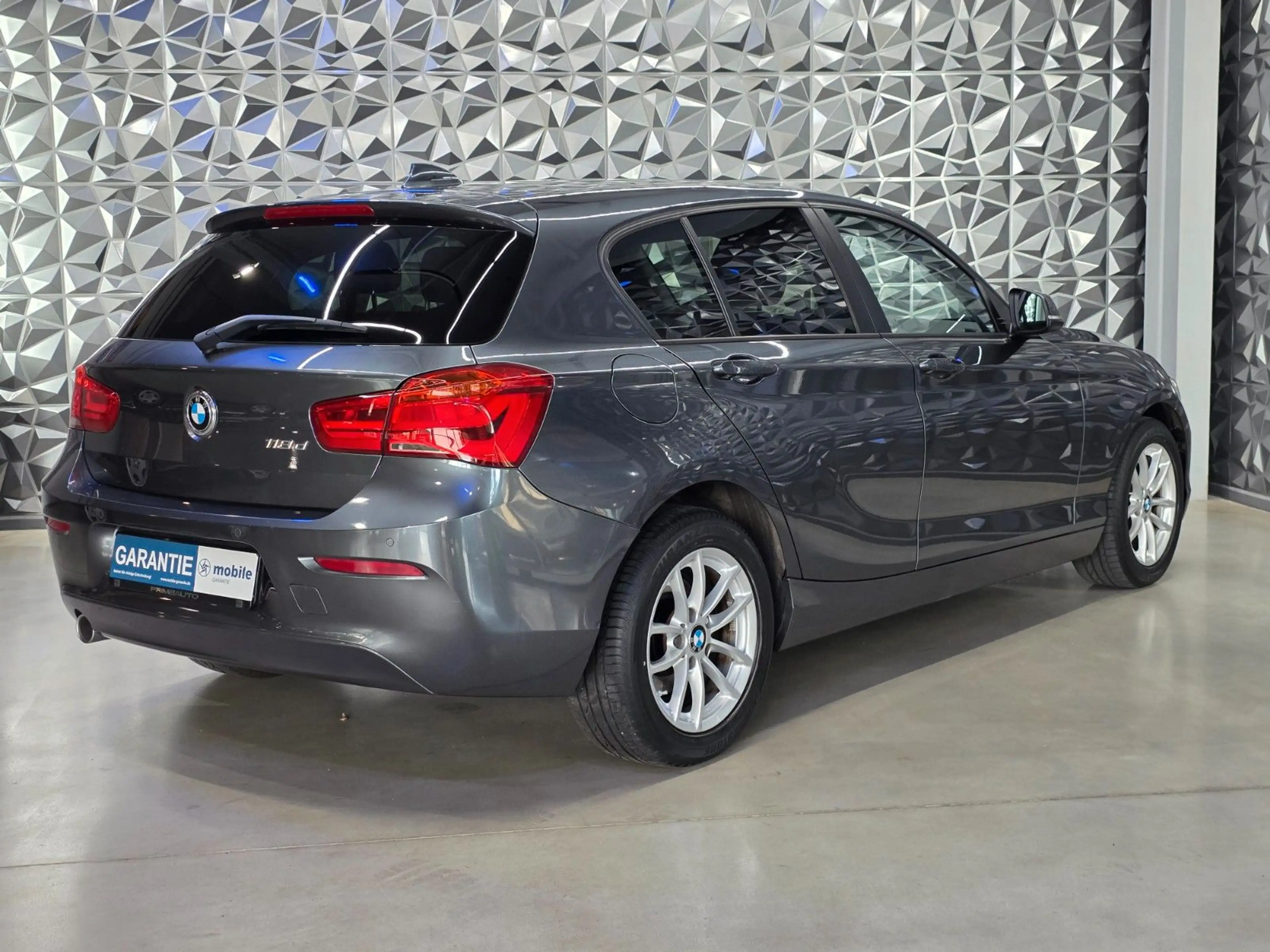 BMW 118 1 Limousine 5-trg. 118 d Advantage — photo 6