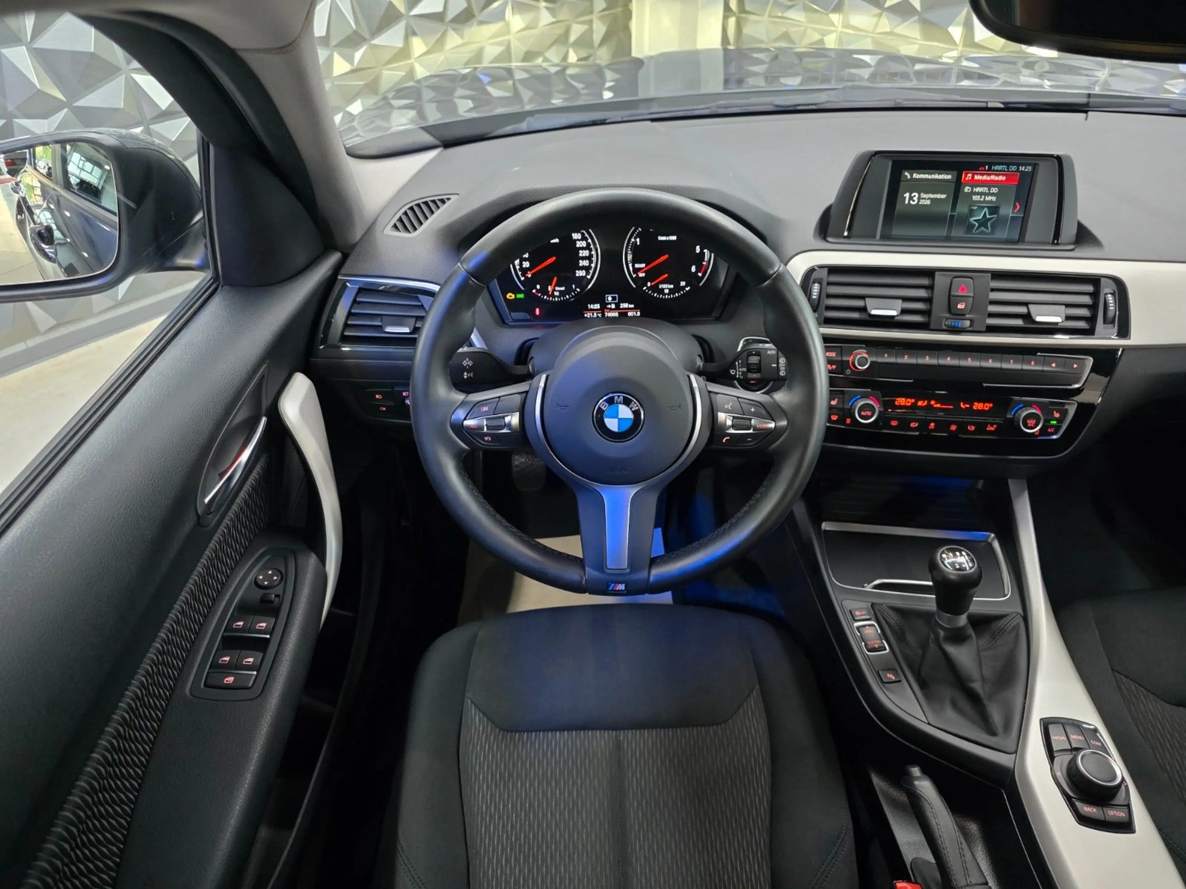 BMW 118 1 Limousine 5-trg. 118 d Advantage — photo 9