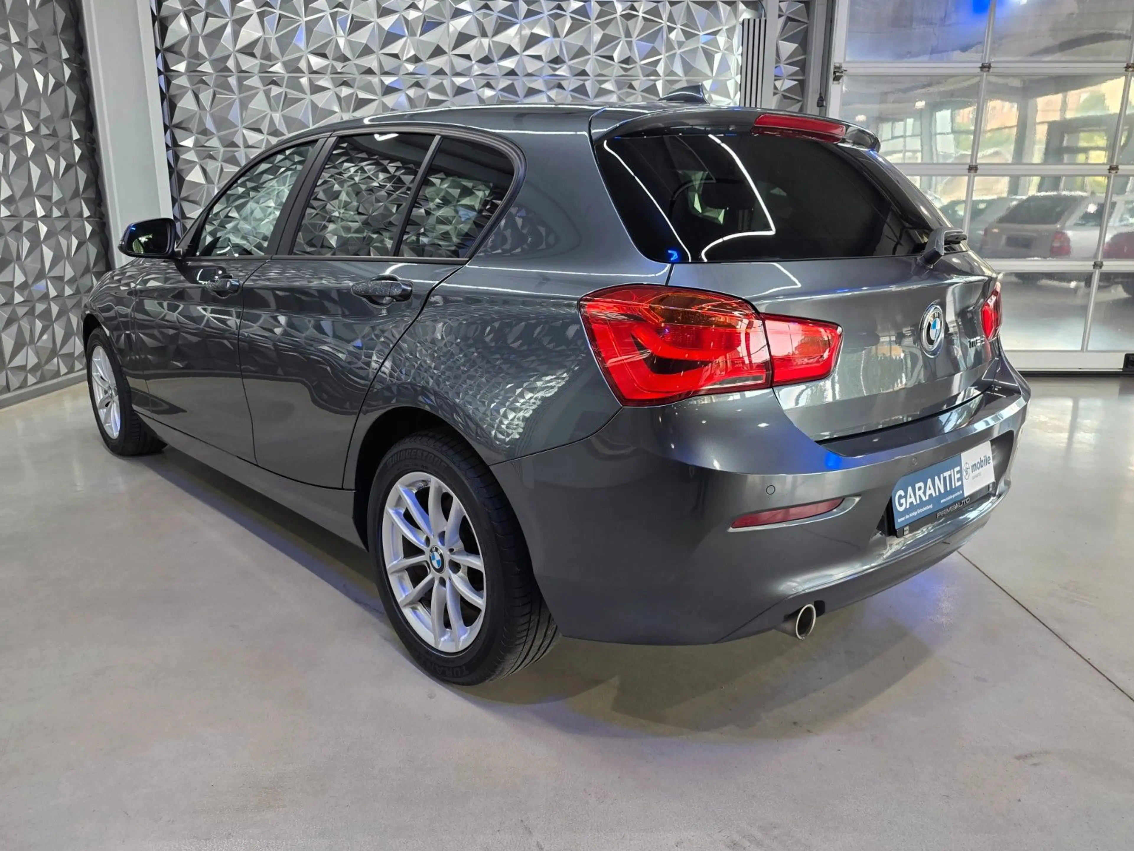 BMW 118 1 Limousine 5-trg. 118 d Advantage — photo 4