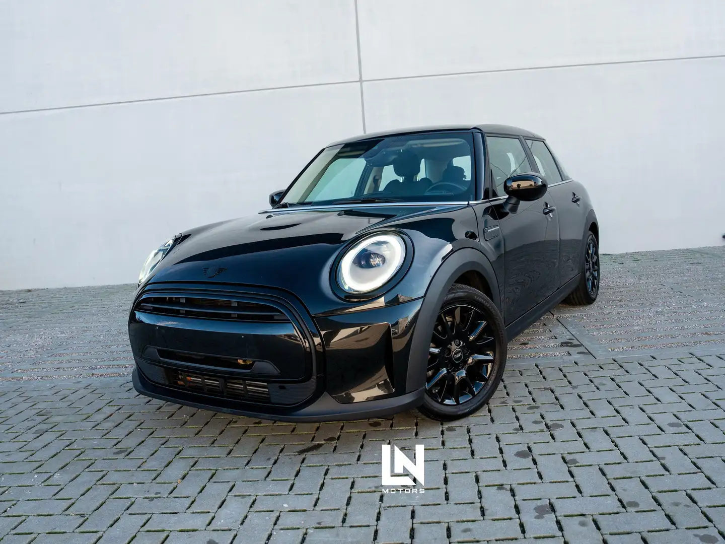 MINI Cooper Aut. | Apple Carplay | Sensor | 1 Jaar garantie Noir - 1