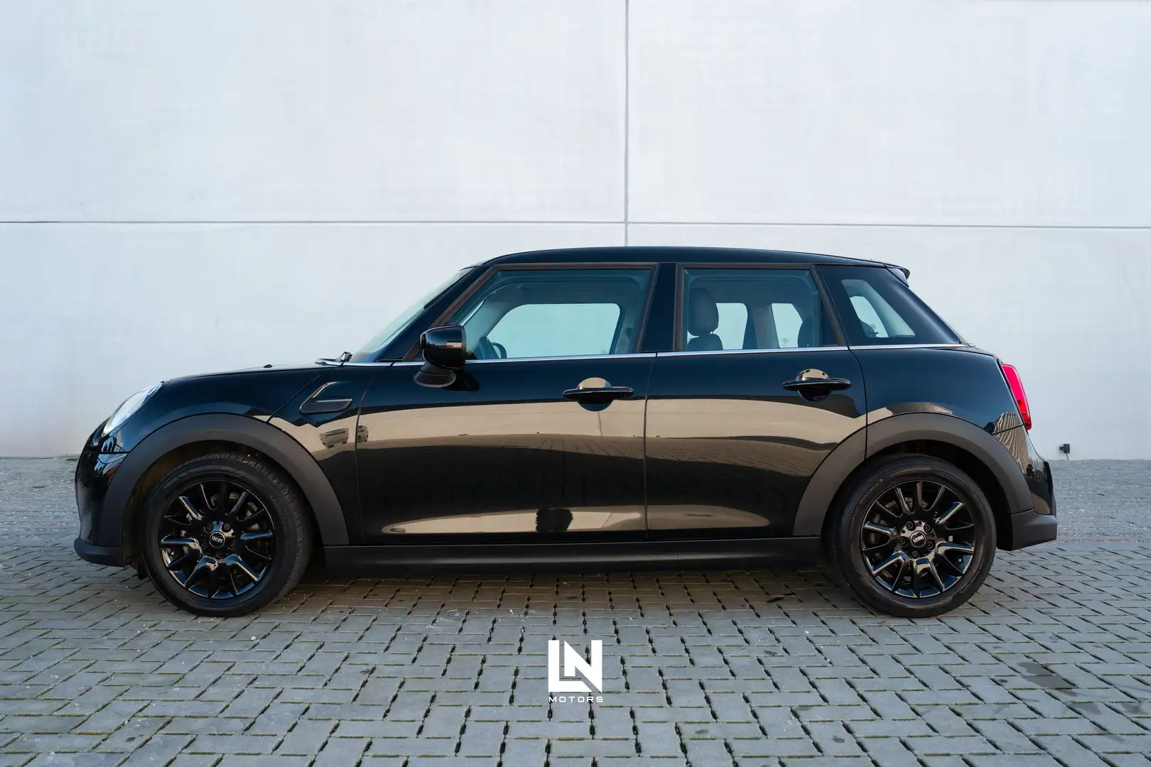 MINI Cooper Aut. | Apple Carplay | Sensor | 1 Jaar garantie Noir - 2