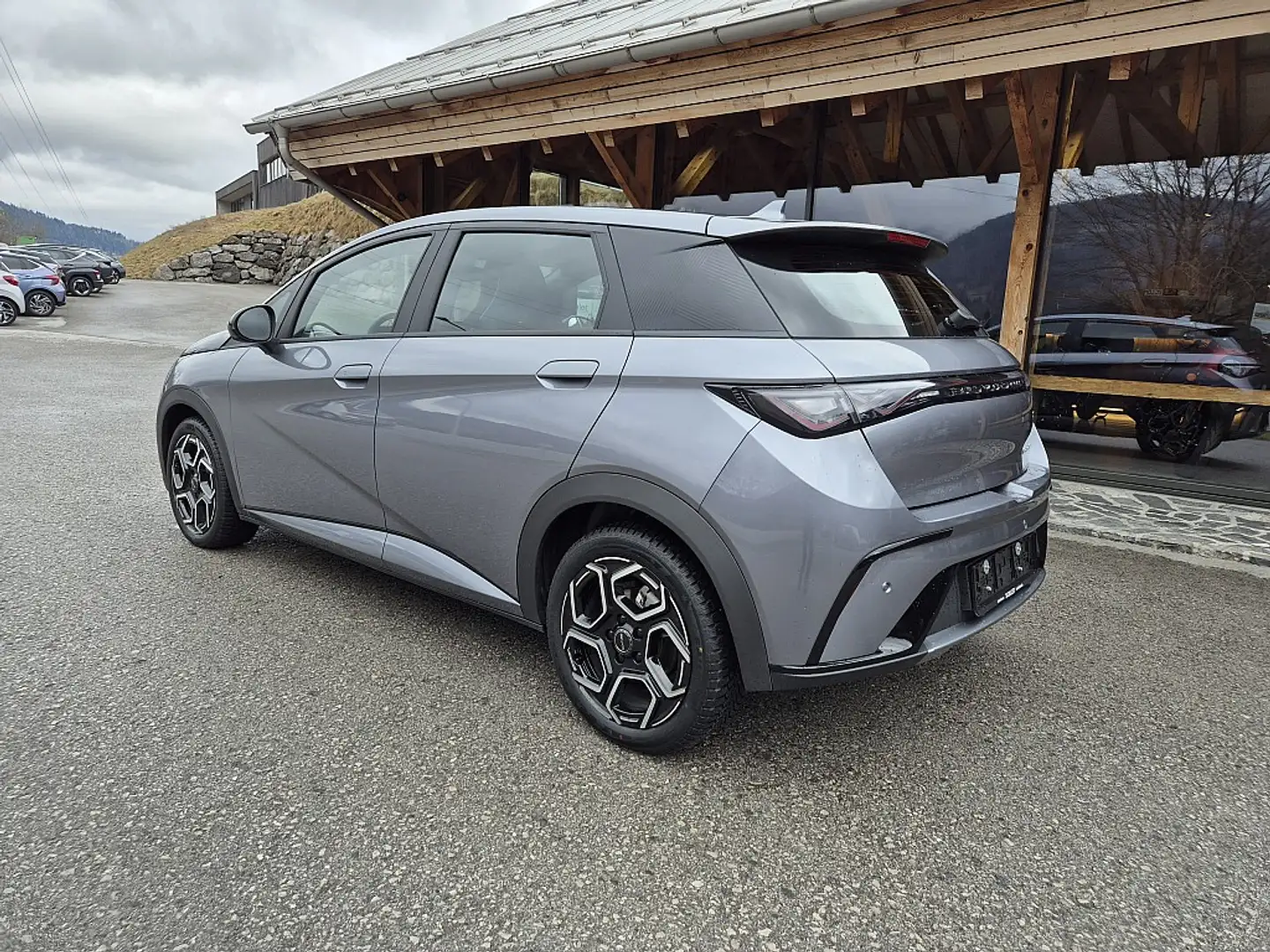 BYD Dolphin 60,4 kWh Comfort Österreich Paket Grau - 2