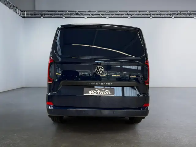 Volkswagen Transporter view 5