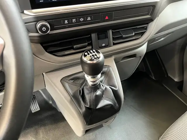 Volkswagen Transporter view 9