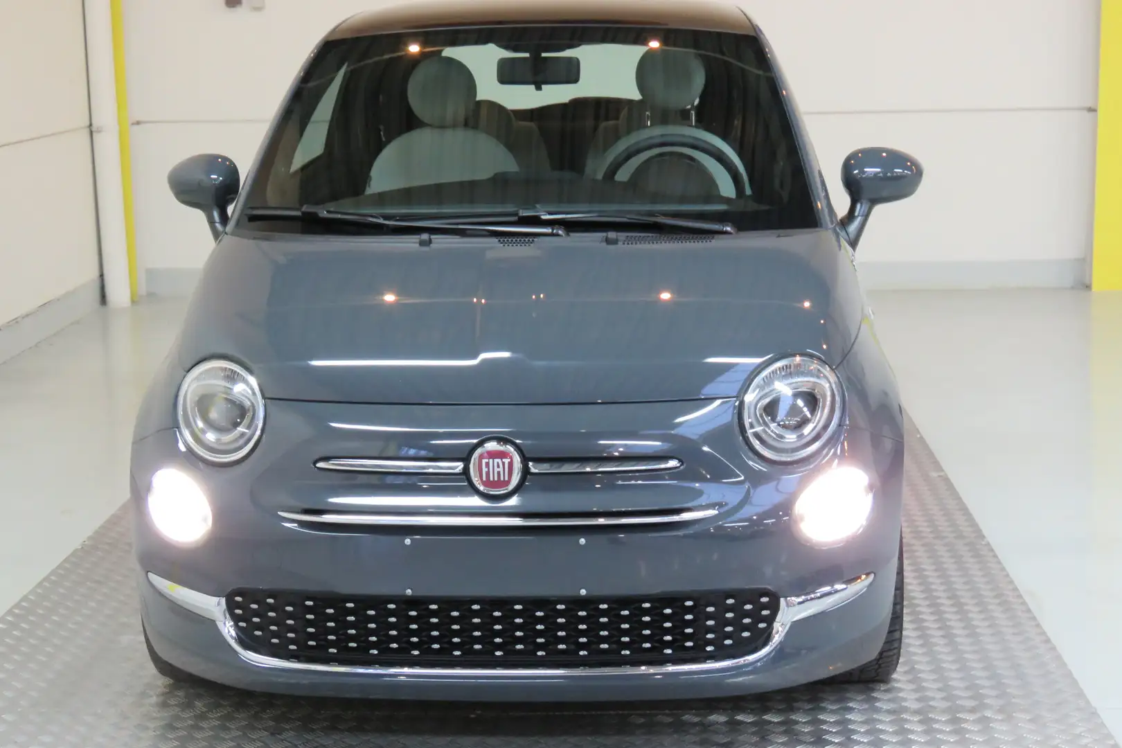 Fiat 500 1.0i MHEV Dolcevita - Airco - Navi app -Leder -DAB Zwart - 2
