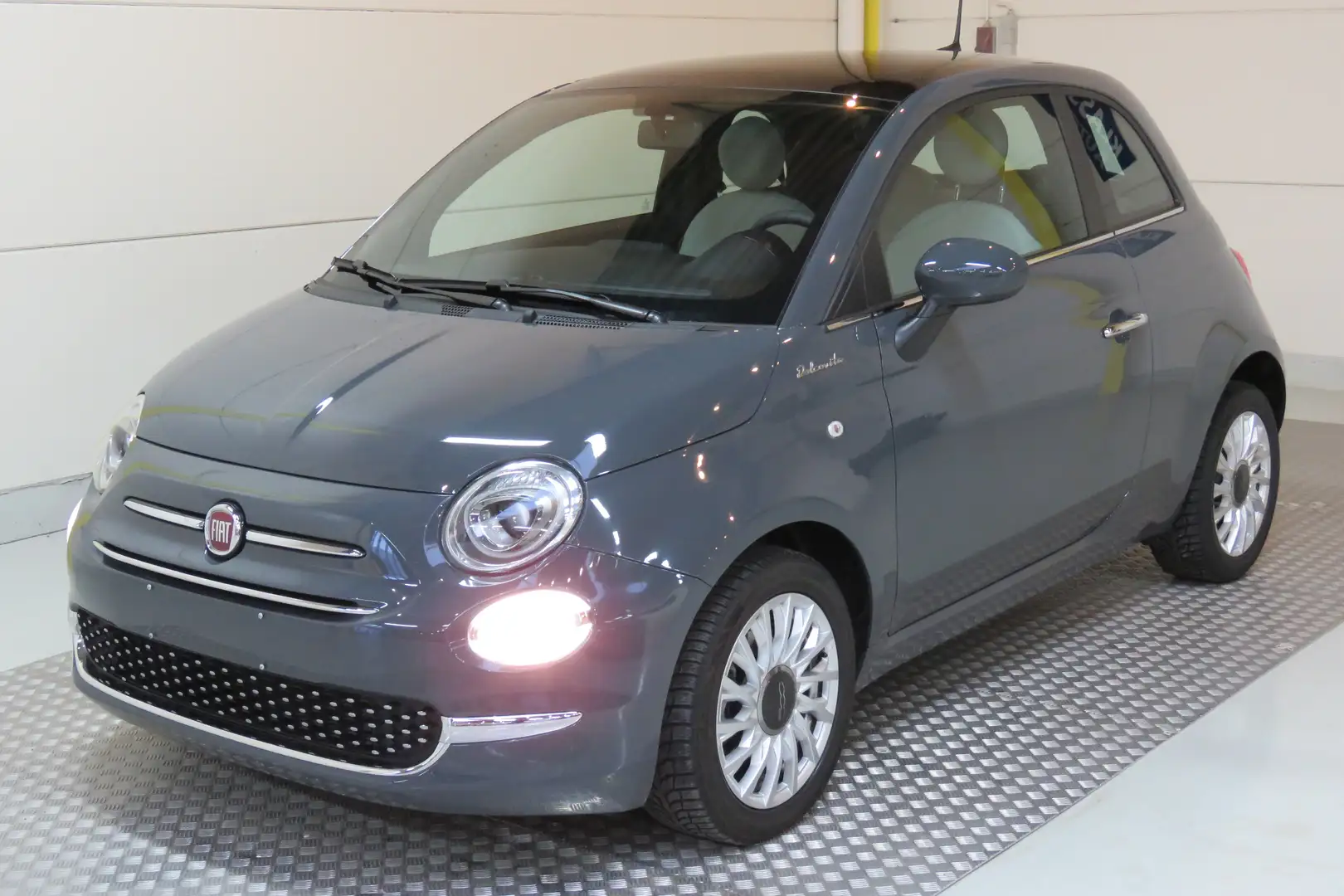 Fiat 500 1.0i MHEV Dolcevita - Airco - Navi app -Leder -DAB Zwart - 1