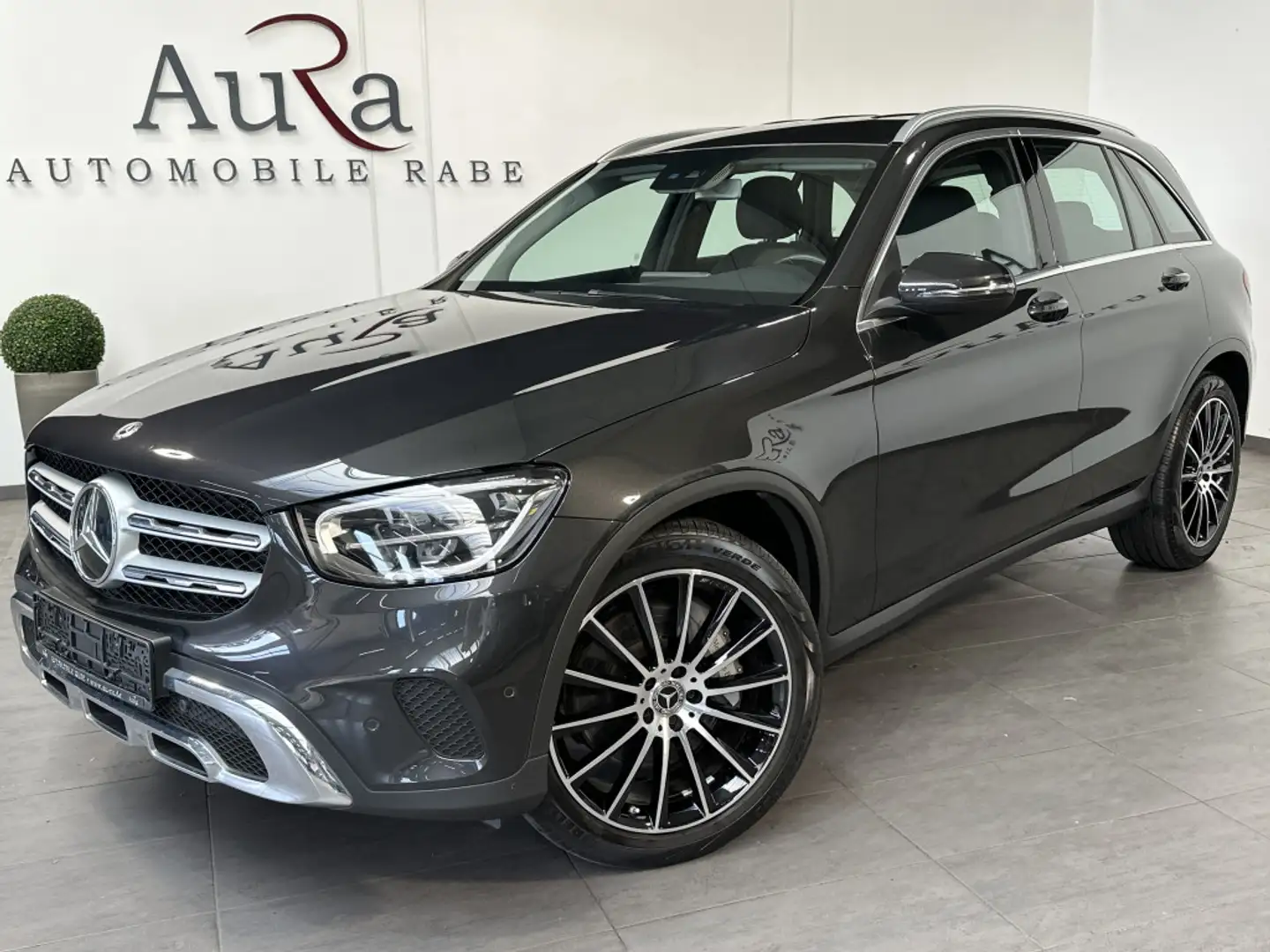 Mercedes-Benz GLC 400 4Matic AMG-Line NAV+LED+KAMERA+20ZO+1HD Сірий - 2