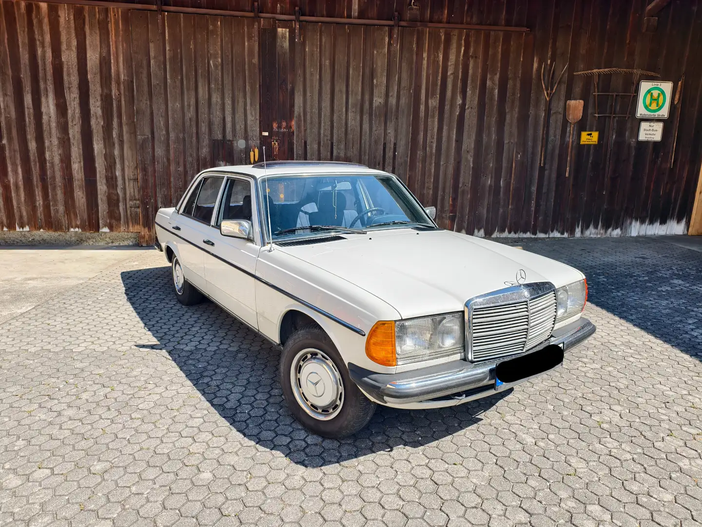 Mercedes-Benz 240 240 D White - 1