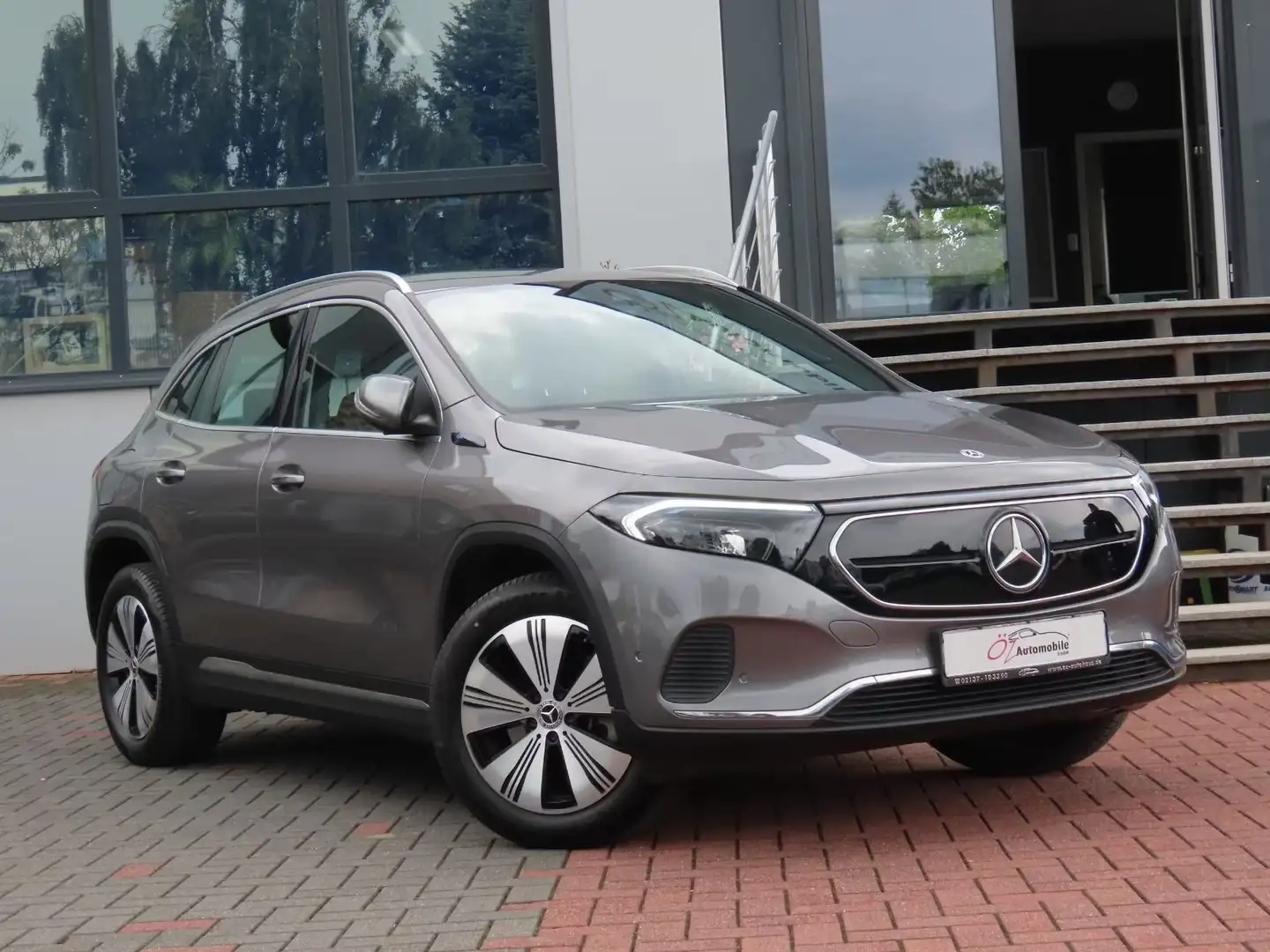 Mercedes-Benz EQA 250 Leder Ambiente Navigation Grau - 1