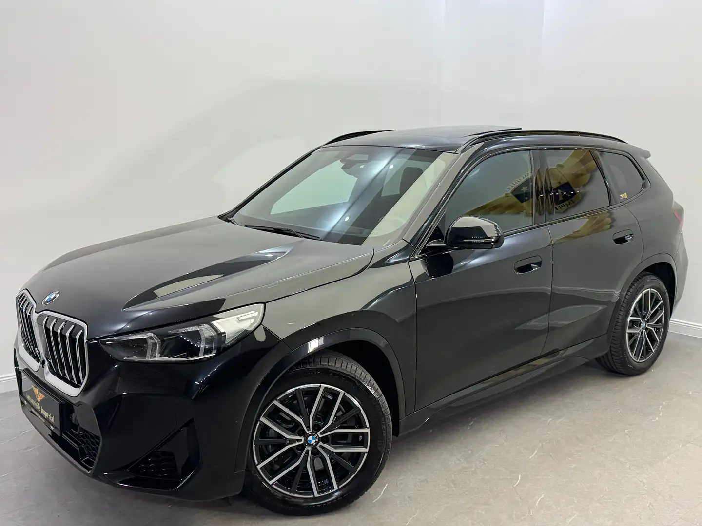 BMW X1 xDrive23i (U11) // M-PAKET // 1. BESITZ // PANO // Schwarz - 2