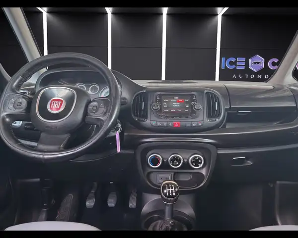 Fiat 500l view 10