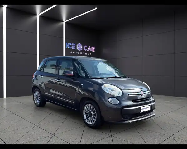 Fiat 500l view 3