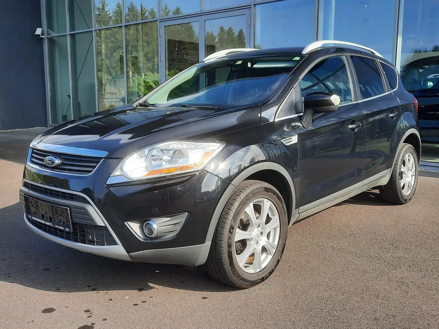 Ford Kuga 2,0 Trend 4x4 TDCI DPF Schwarz - 2