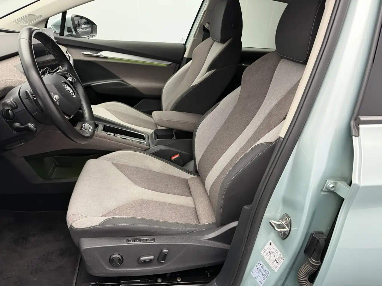 Skoda Enyaq iV 60 First Edition SoH 93,7% Warmtepomp Mat, миниатюра 14