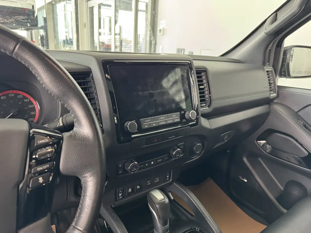 Nissan Frontier снимка Nissan Frontier