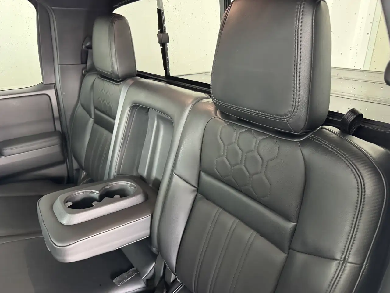 Nissan Frontier снимка Nissan Frontier