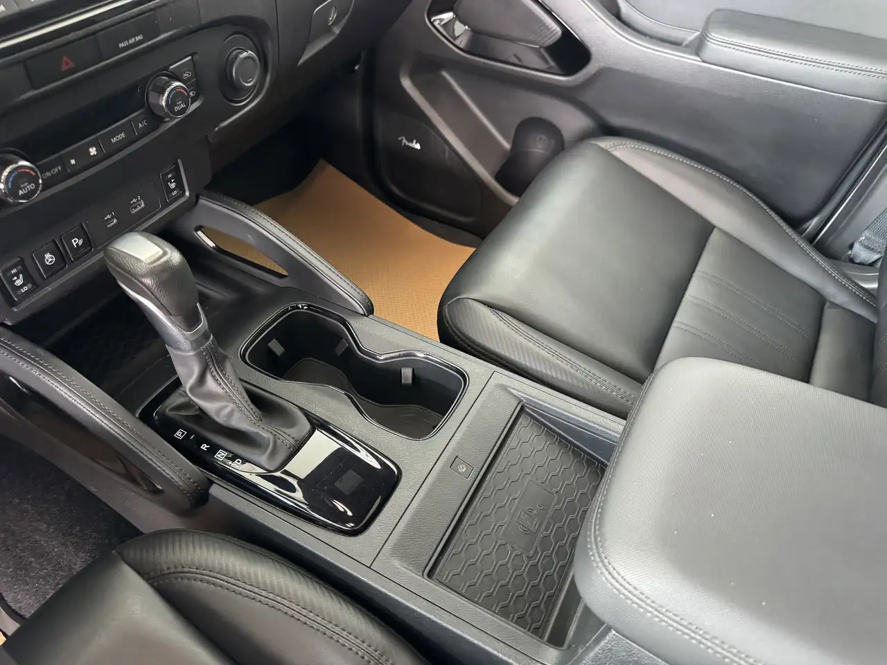 Nissan Frontier снимка Nissan Frontier