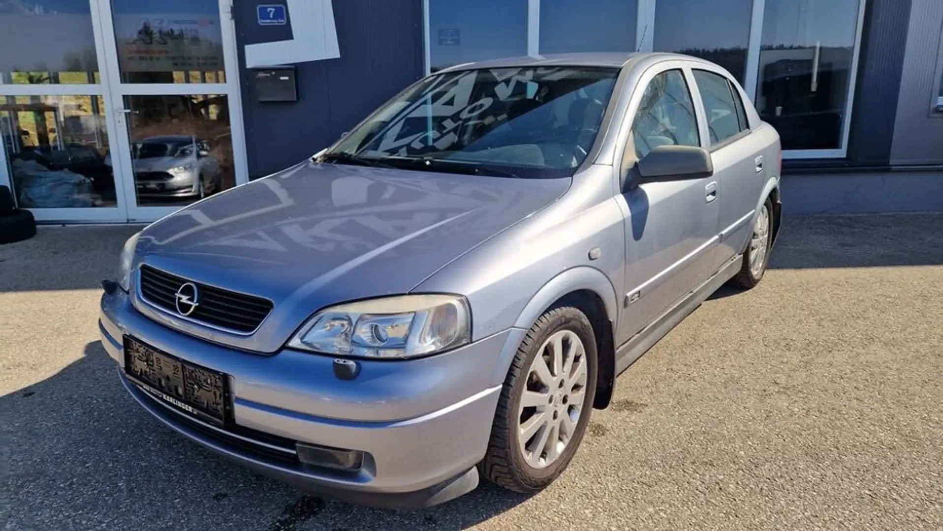 Opel Astra Basis Silber - 2