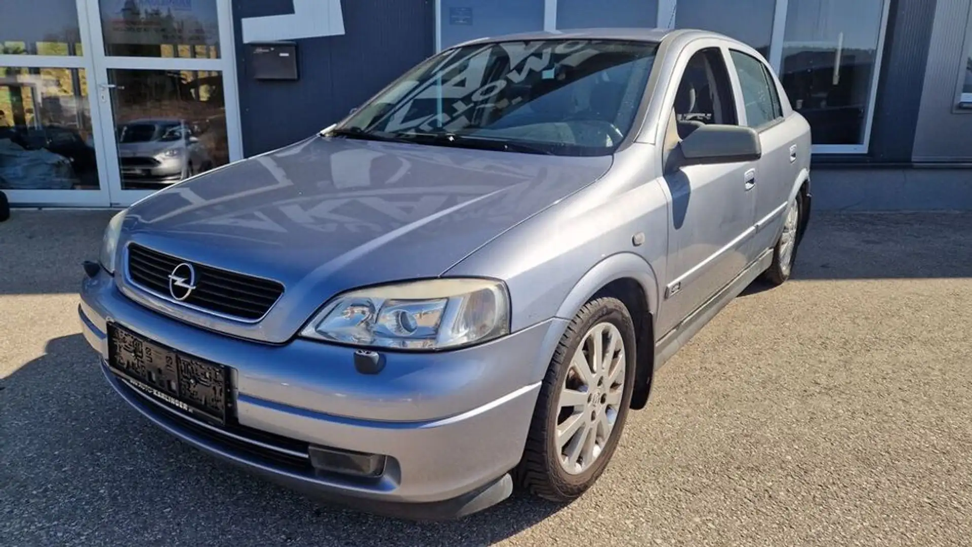 Opel Astra Basis Silber - 1