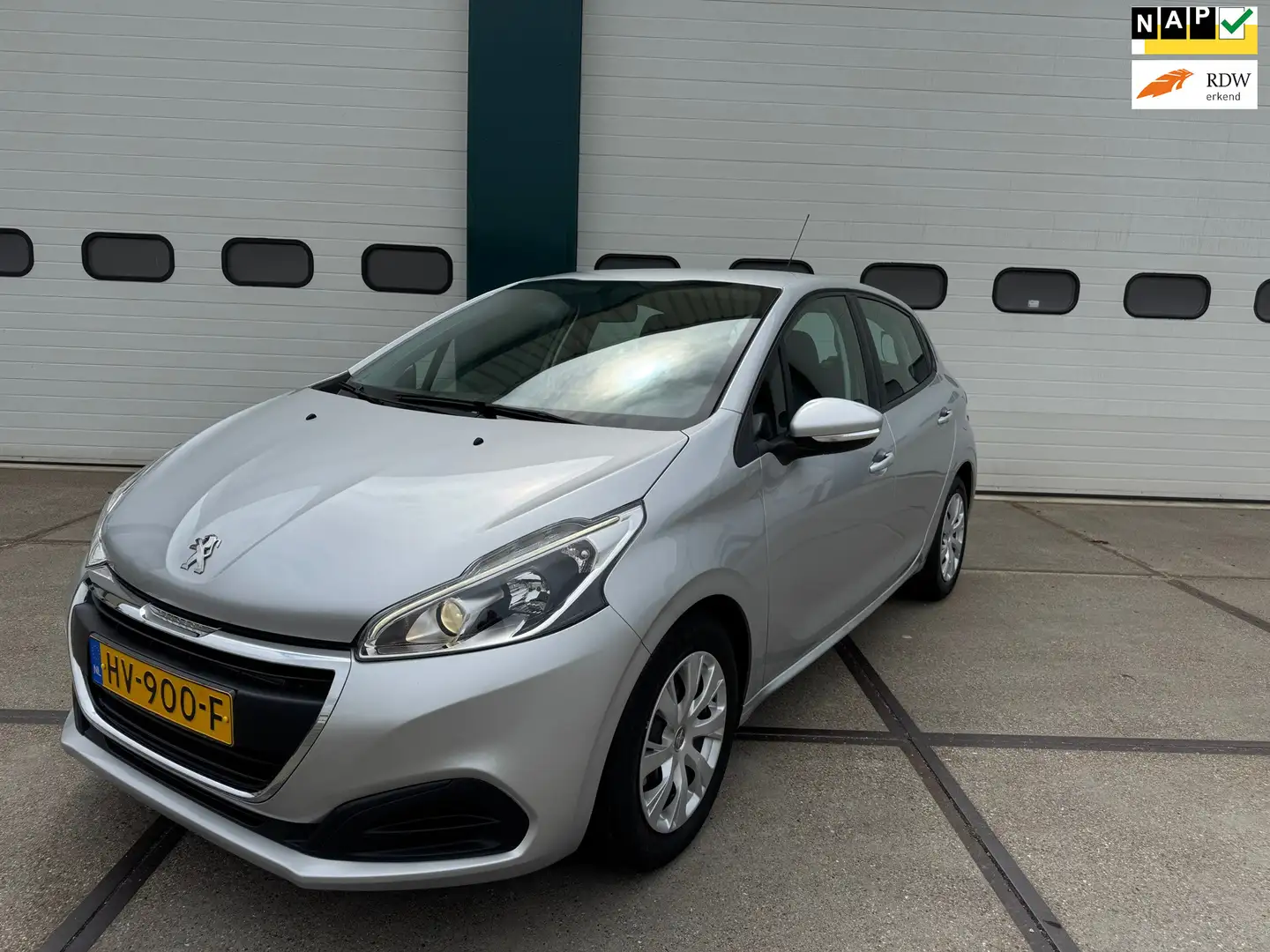 Peugeot 208 1.2 PureTech Active Automaat ! 106.000Km ! Grigio - 1