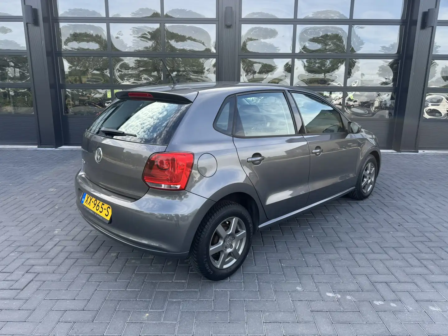 Volkswagen Polo 1.2 12V Airco Szary - 2
