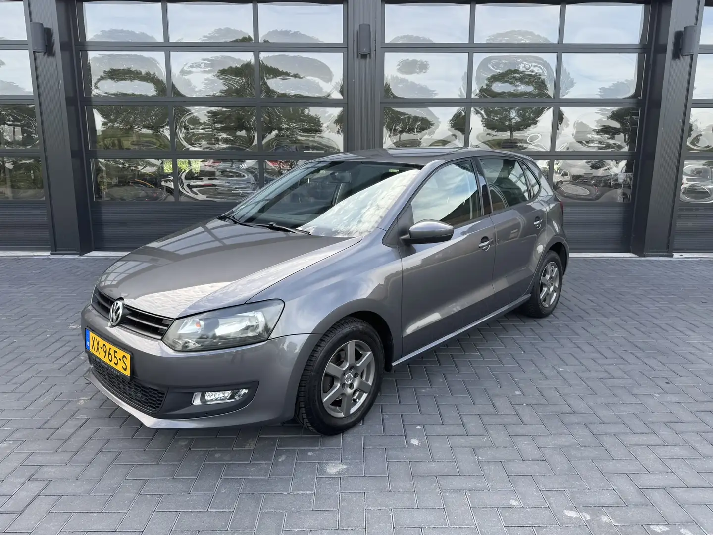 Volkswagen Polo 1.2 12V Airco Szary - 1