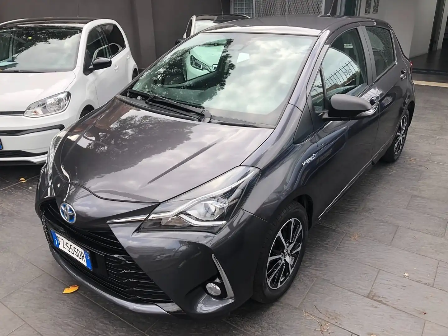 Toyota Yaris 5p 1.5 HYBRID 73 CV PREZZO REALE Grau - 2
