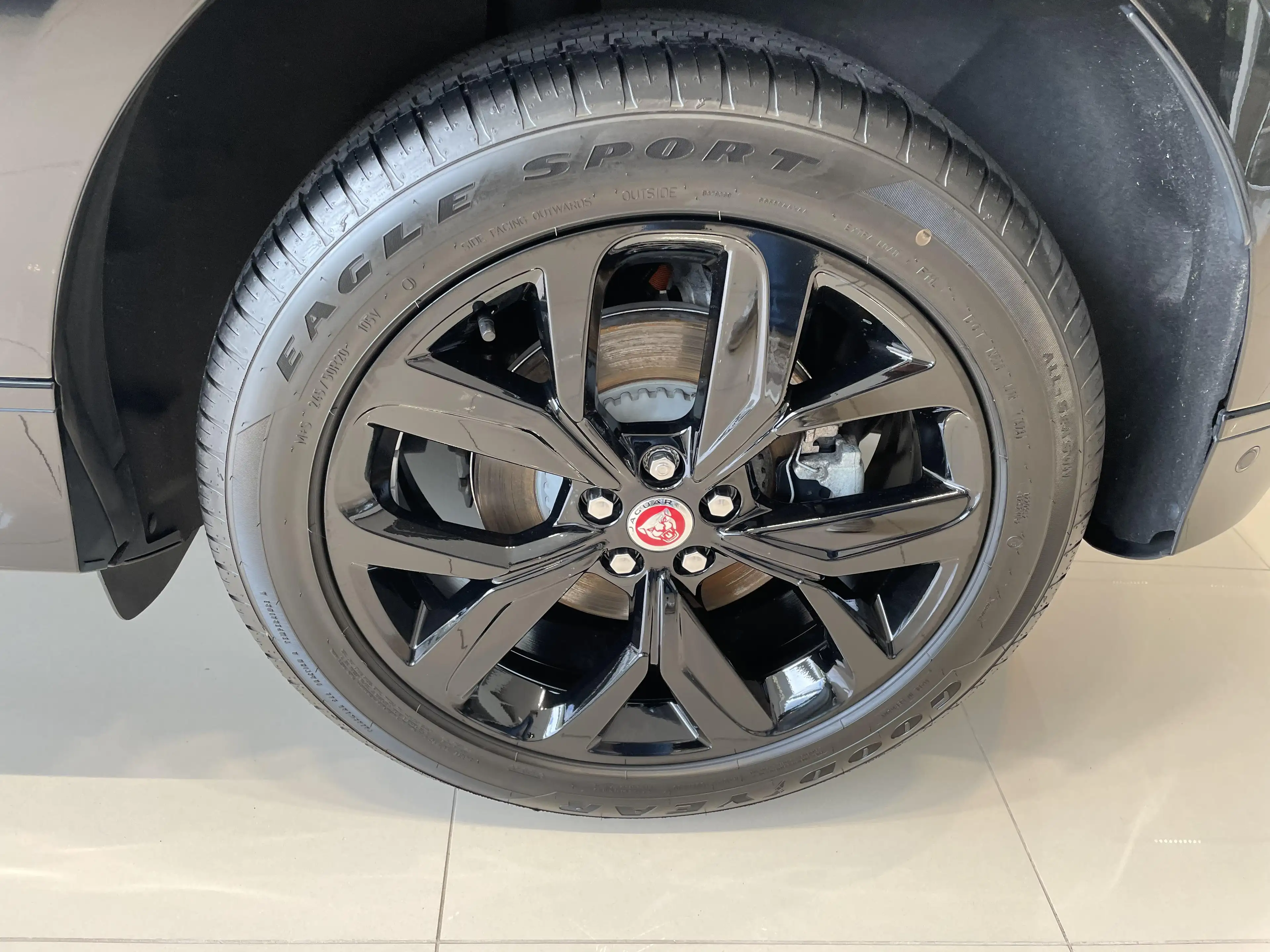 Jaguar I-Pace EV400 SE — photo 7