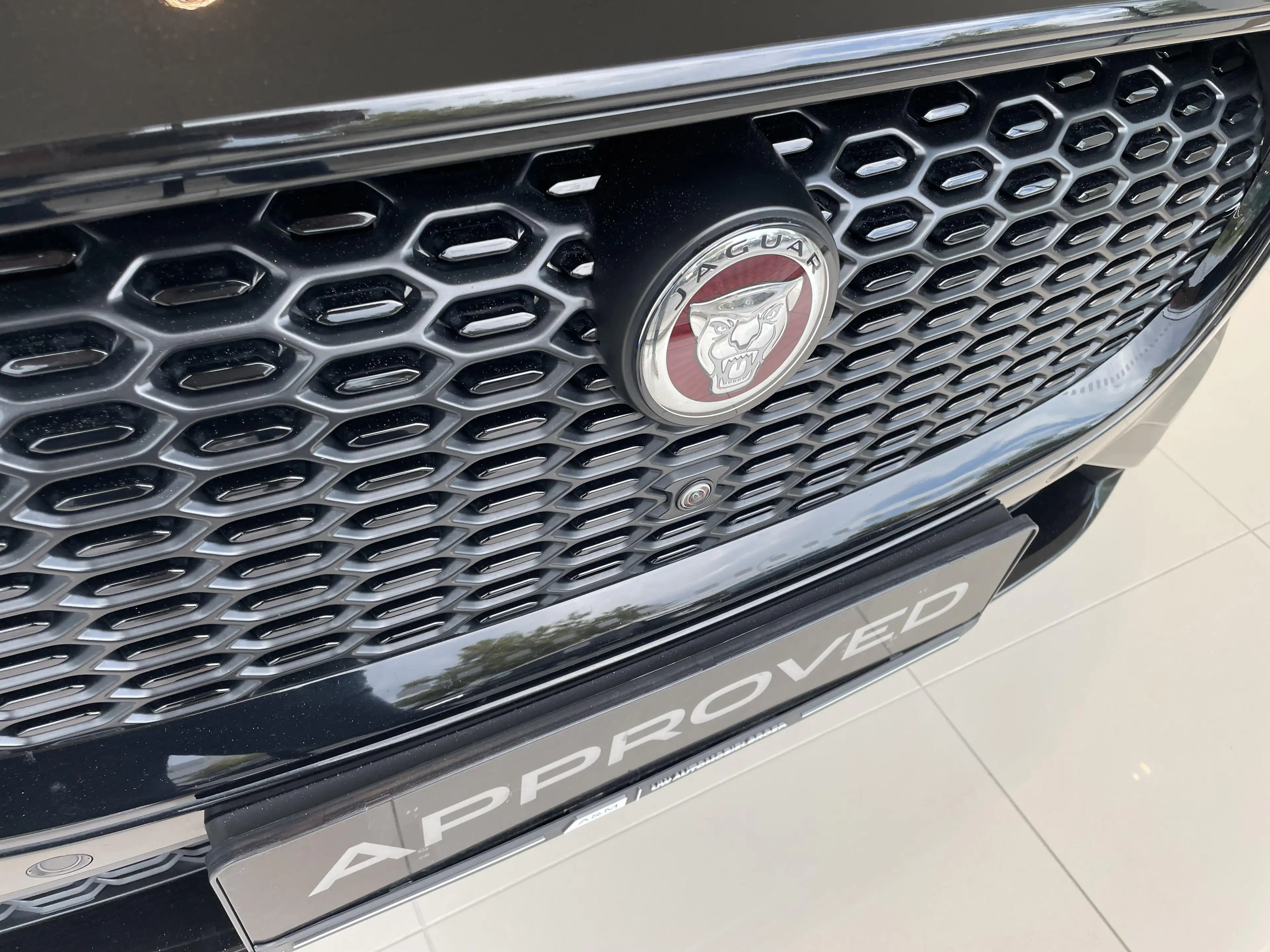 Jaguar I-Pace EV400 SE — photo 10