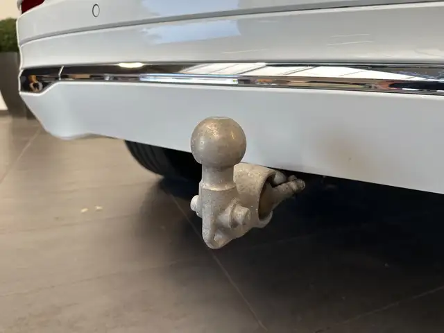 Volvo XC60 view 8