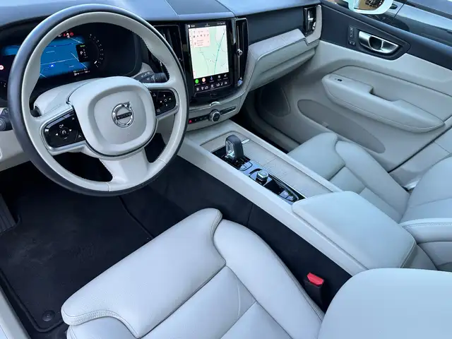 Volvo XC60 view 11