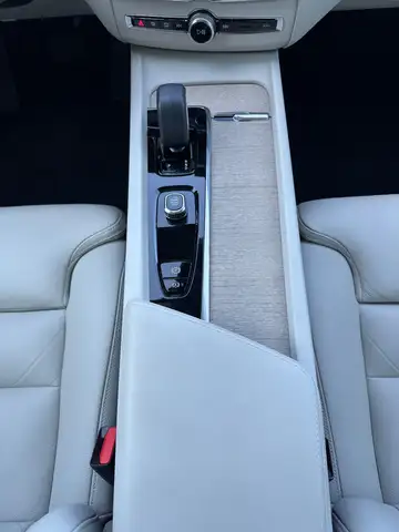 Volvo XC60 view 17