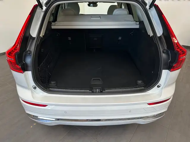 Volvo XC60 view 6