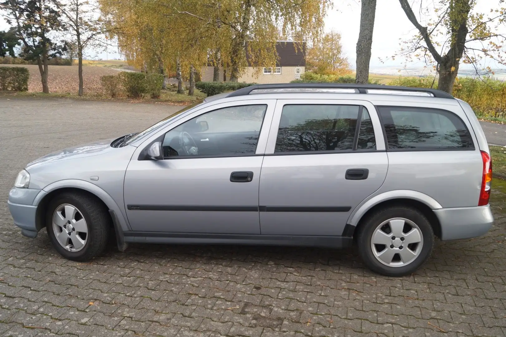 Opel Astra 1.6 16V Elegance Silber - 2