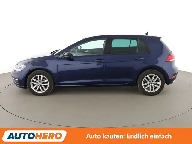 Volkswagen Golf view 3
