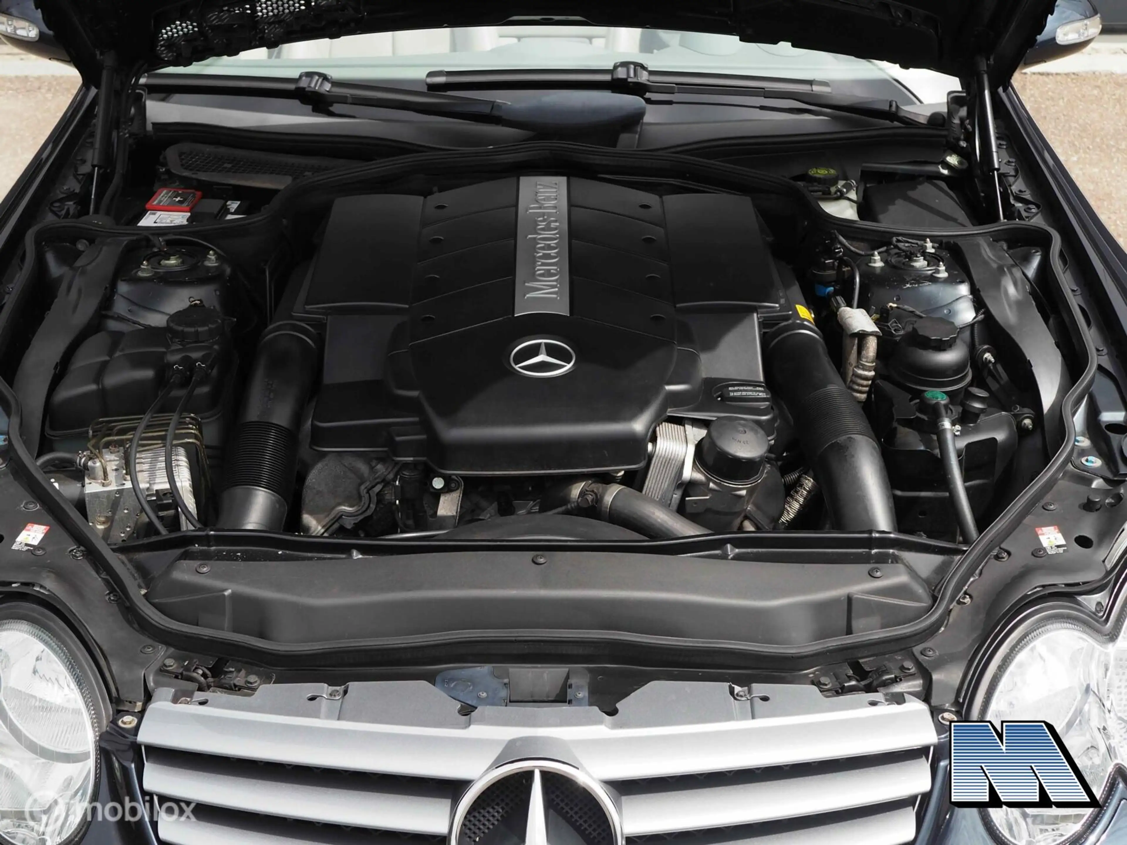 Mercedes-Benz SL 500 — photo 13