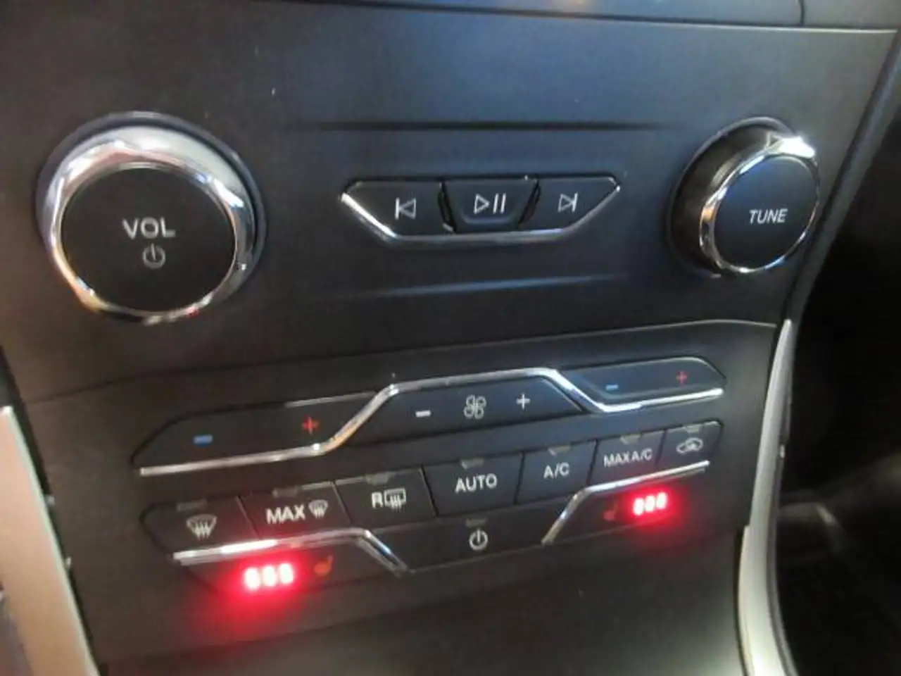 Ford Edge photo Ford Edge