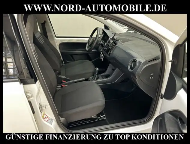 Volkswagen up! view 15