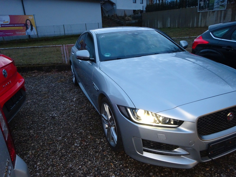 Jaguar XE R-Sport/Euro 6 — photo 5
