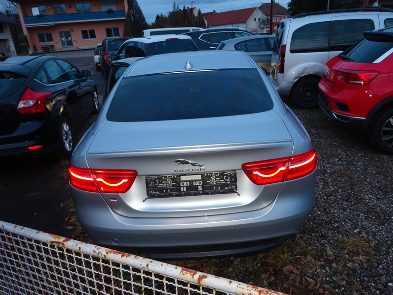Jaguar XE R-Sport/Euro 6 — photo 8